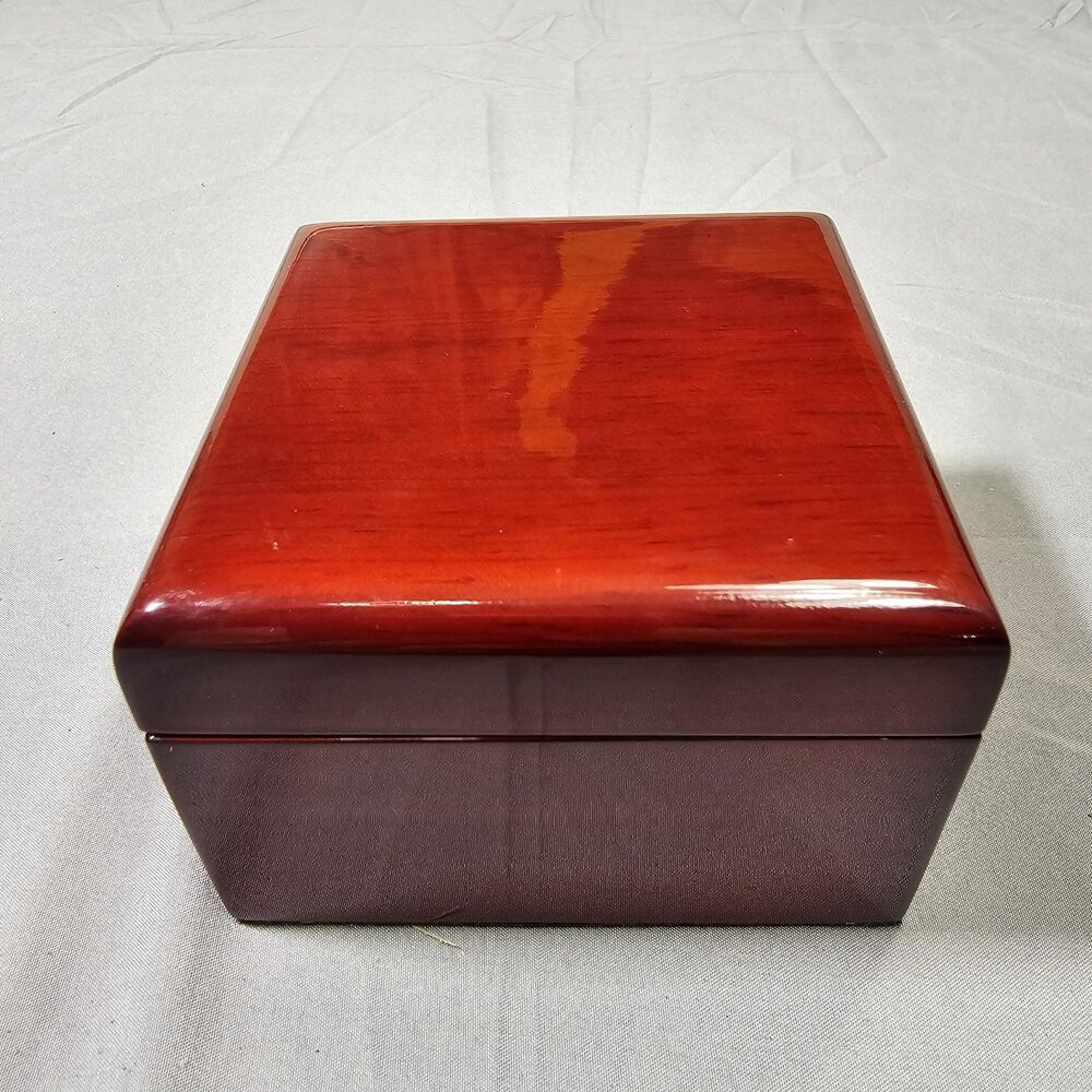 Premium Glossy Wood Single Watch Display Box.